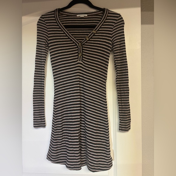 American Eagle Outfitters Dresses & Skirts - American Eagle Outfitters Black and White Striped Long Sleeve Dress